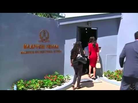 Amal Clooney visits ex-Maldives president in prison