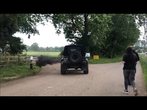 Juice Motors Modified Defender 90 TD5 Spectre Revving With Popcorn Limiter