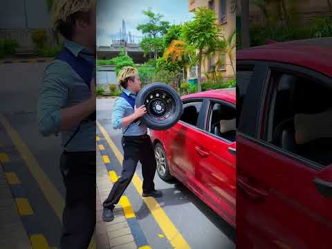 How do I put the tires in the car#funny#shorts#西部牛仔
