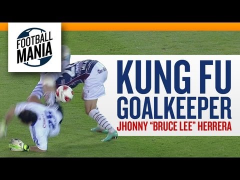 KUNG FU GOALKEEPER - Jhonny "Bruce Lee" Herrera Vs Lucas Melano (Lanus 4 x 0 U. de Chile)