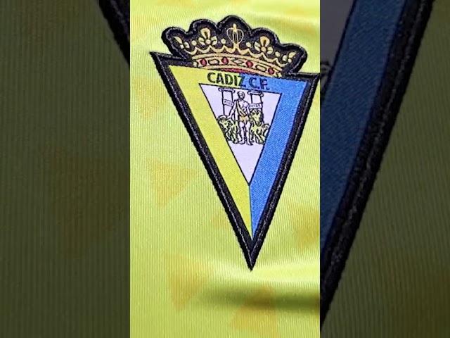 Vídeo relacionado con Macron Cádiz CF 24/25 Home Junior Short Sleeve T-Shirt 9-10 Years