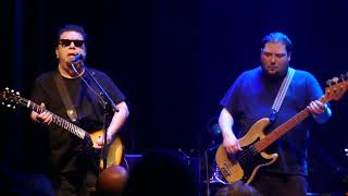 Los Lobos 2022-03-27 Sellersville Theater &quot;Shakin’ Shakin’ Shakes&quot;