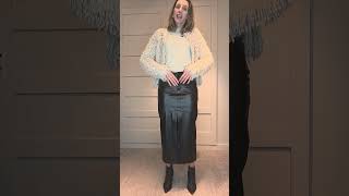 V�deo Saia Midi em PU Preto Talita Kume