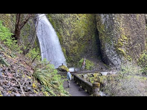 Columbia river gorge old scenic highway & waterfalls in Oregon