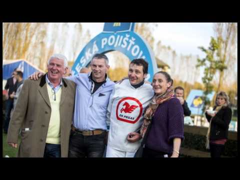 124. Velká pardubická steeplechase s Českou pojišťovnou OBJEKTIVY KAMER A FOTOAPARÁTŮ