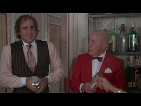 GRAND HOTEL EXCELSIOR - COCKTAIL GRIGIO O VERDE?🍸🍸😂😂#celentano #adrianocelentano #eleonoragiorgi