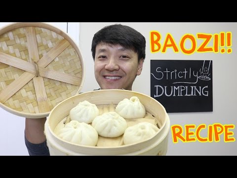 EASY DELICIOUS Chinese Pork Bun Recipe (Baozi 包子)
