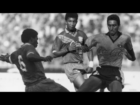 Barcelona 1 x 2 Emelec - (Resumen del partido 24 Junio 1992)