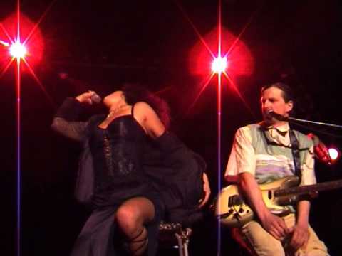 Conny Kreitmeier mit Orchester Bürger Kreitmeier live - "Sex Bomb"