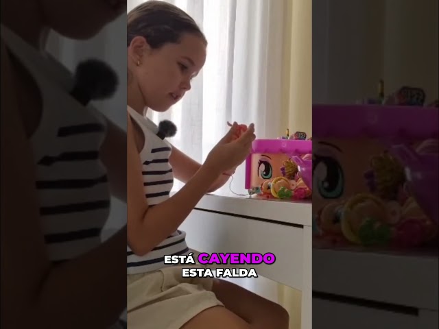 Vídeo relacionado con KOOKYLOOS Serie Pet Party - Muñeca Coleccionable Sophie Con Mariposa Mascota, Ropa, Zapatos de Moda y Accesorio - ¡1 Muñeca, 3 Caras Diferentes!