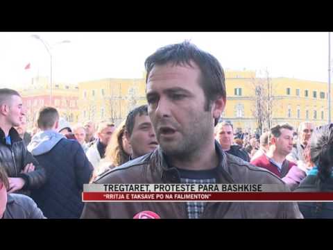 Tregtarët, protestë para bashkisë  - News, Lajme - Vizion Plus