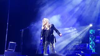 Bonnie Tyler &quot;Seven waves away &quot;live in Oostende