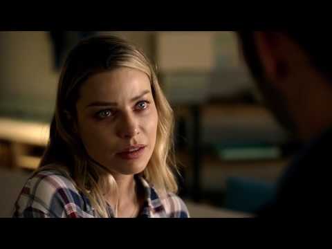Lucifer - Chloe hugs Lucifer S2E7 (QHD 1440p)