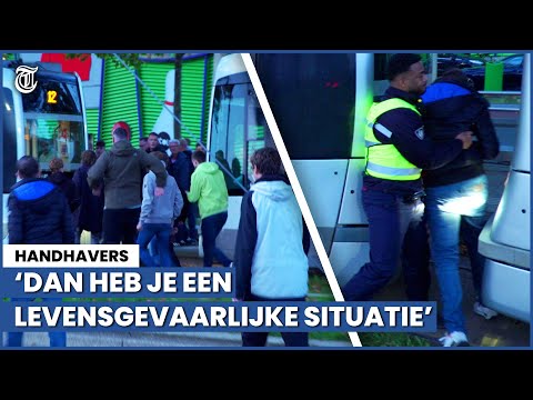 Worsteling tussen trams na wedstrijd Feyenoord: 'Levensgevaarlijk natuurlijk'- HANDHAVERS #23