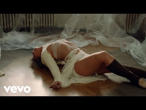 NATHY PELUSO - TONTA (Video Oficial)