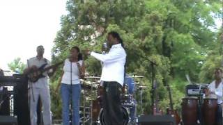 Richard Omar and Prodigal Son performing Luciano&#39;s Guess what&#39;s happening.mpg