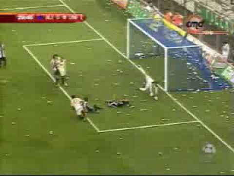 Universitario ganó el primer clásico con gol de Piero Alva