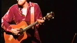 Tommy Emmanuel France 2001, playing a Chet medley. EXCELLENT!!!