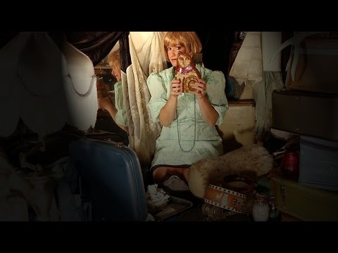 Cutie Beauty Garage Glam Yard Sale (suitcase 7)