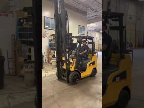 Caterpillar 5000 pound capacity Forklift