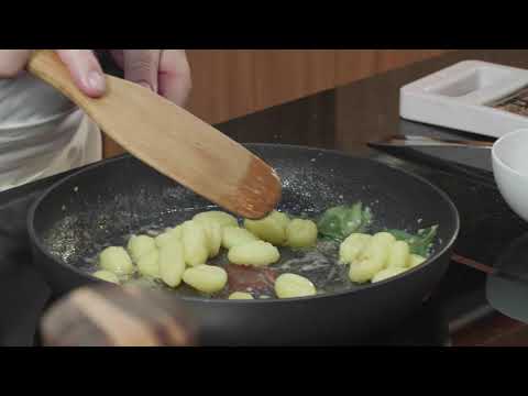 How to cook ❘ De Cecco Gnocchi with Garlic Sage ❘ วิธีทำนย๊อคคี by Chef Santo