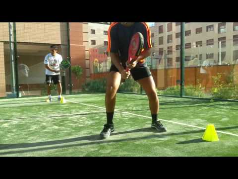 R.P globo de reves con efecto en padel