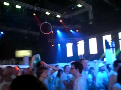 Pure Future White 2010 @ Pramogu arena. Justin Xara & Julia Fedotova