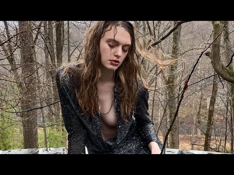 ARIEL NICHOLSON Best Model Moments FW 2022 - Fashion Channel