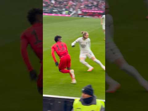 Coman ist zu schnell für den Verteidiger #football #bayern #fcbayern #münchen #bayernmunchen