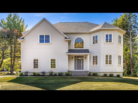 154 Chestnut St, Lynnfield MA - Louise Bova-Touchette - Tel 617-605-0555