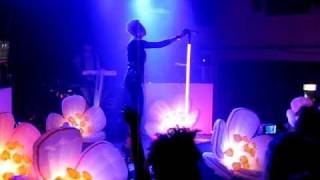 Kelis - Young, Fresh n&#39; New (live)