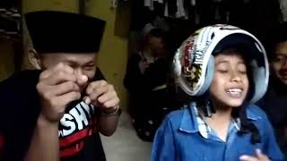 Download lagu lagu cinta ala santri.😂 mp3