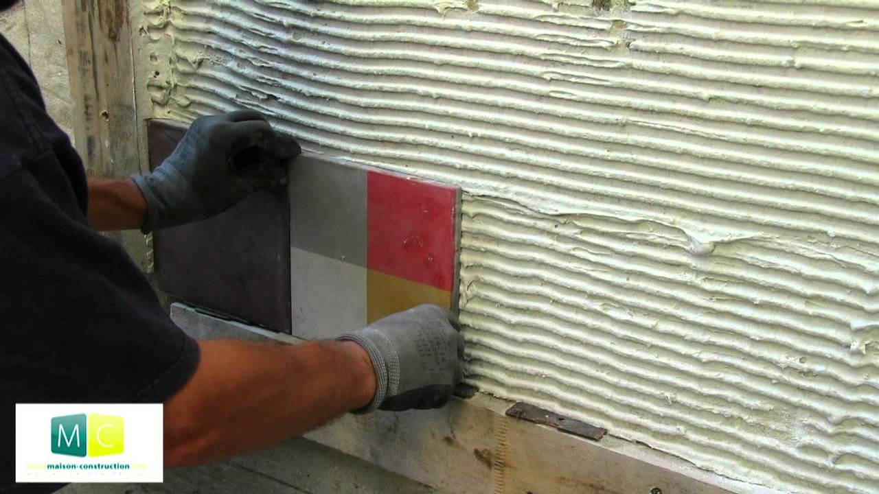 Pose carrelage, carreau ciment mosaïque murale