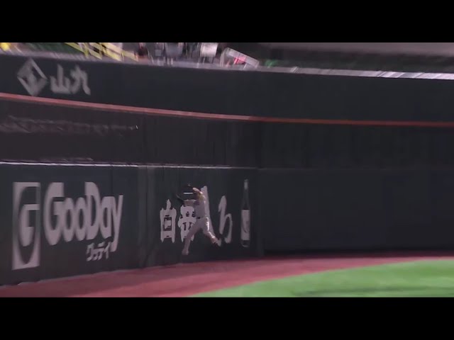 【2回表】ホークス・柳田 フェンスを恐れない見事なファインプレー!! 2020/10/2 H-F