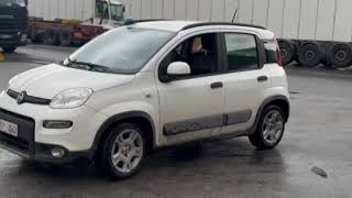 ecco-in-che-condizioni-viaggiavano-i-clandestini-scoperti-al-porto-di-salerno