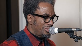 Amp Fiddler &#39;Love &amp; War&#39; &amp; &#39;OSOTG (Freestyle)&#39; Live on Touching Bass