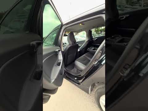 фото volvo v60 i 0