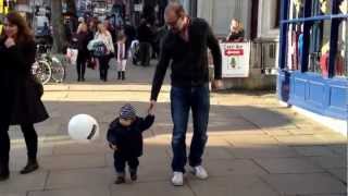 preview picture of video 'David and Benjie doing Hampstead High Street'