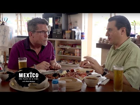 Episode 1108: Yucatán's Enchanting Markets, Rick Bayless "Mexico: One Plate at a Time"
