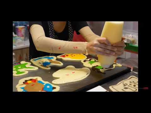 Amazing freehand Pancake Artist.. Thai