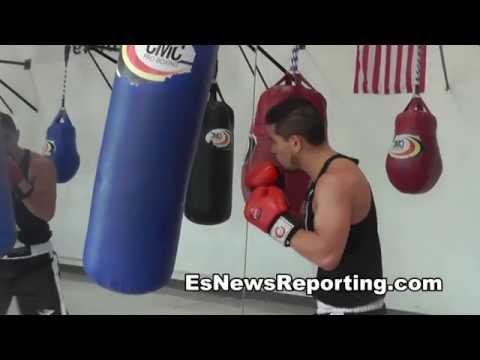 Argentina Boxing Star Hertor Saldivia killing heavy bag EsNews Boxing