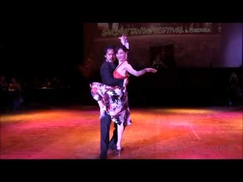  a  dance  to  the  tango  "  El buey solo  "  by  Ricardo Tanturi  at  Sakura Tango Festival  in  2015