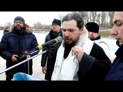 Крестный ход и купание в проруби: в Ахтубинске отметили крещение