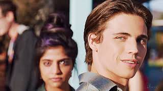 Download lagu Cameron Kweller - Cold (He's All That) mp3