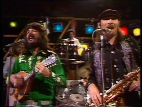Glen Campbell and Seals & Crofts - Glen Campbell Live in London (1975) - Summer Breeze
