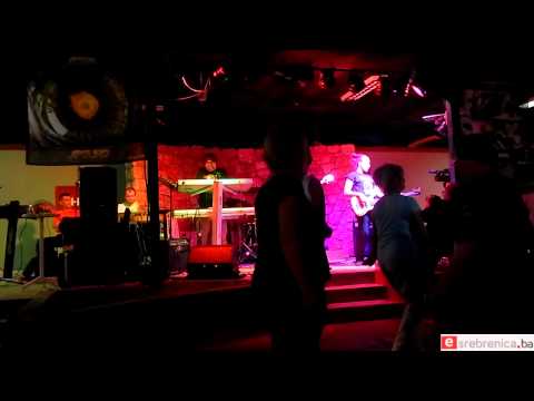 Afera - Mjesec mlad (Live "Kao nekad prije 6" Srebrenica)