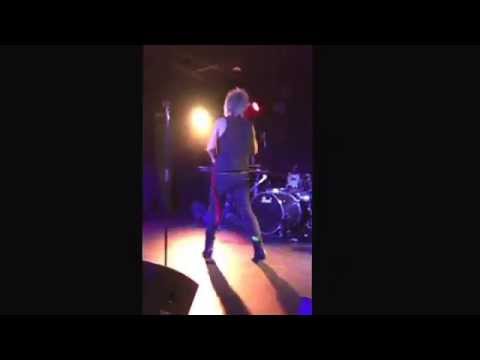 2014.10.04 Brian Mannix sings Modern Girl with the Absolutely 80s band at Yarraville Club