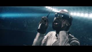 Kadr z teledysku Tied Up! tekst piosenki Genesis Owusu