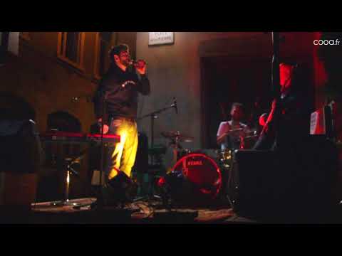 Clyde @ Place de la Pierre