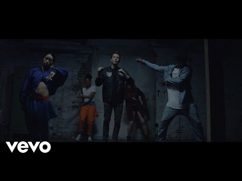 Nick Brewer - Jet Li